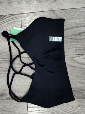 Black Strappy Sports Bra - Women's Comfort Support